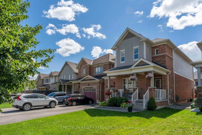 69 Strachan Trail • New Tecumseth, ON photo 2