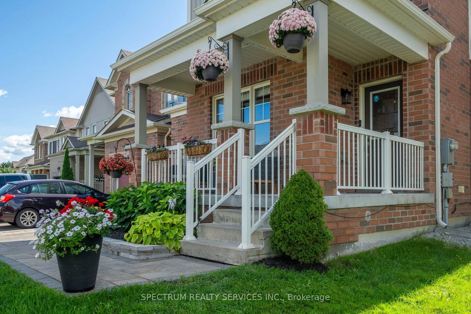69 Strachan Trail • New Tecumseth, ON photo 4