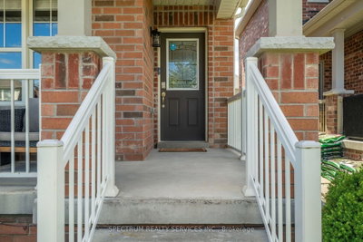 69 Strachan Trail • New Tecumseth, ON photo 5