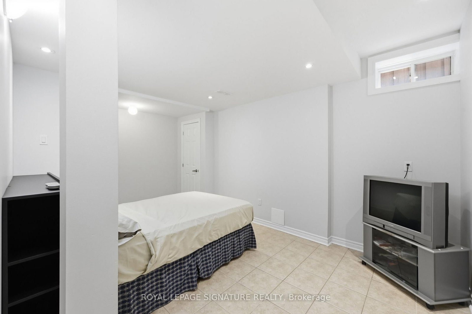 Bsmt-221 Peak Point Blvd, Vaughan, view 10