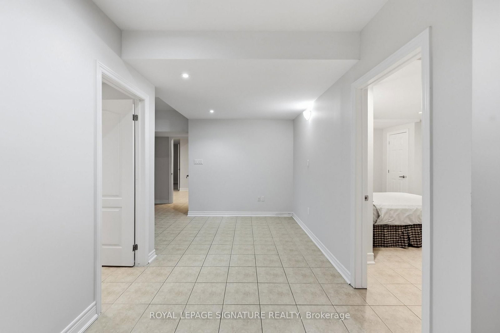 Bsmt-221 Peak Point Blvd, Vaughan, view 13