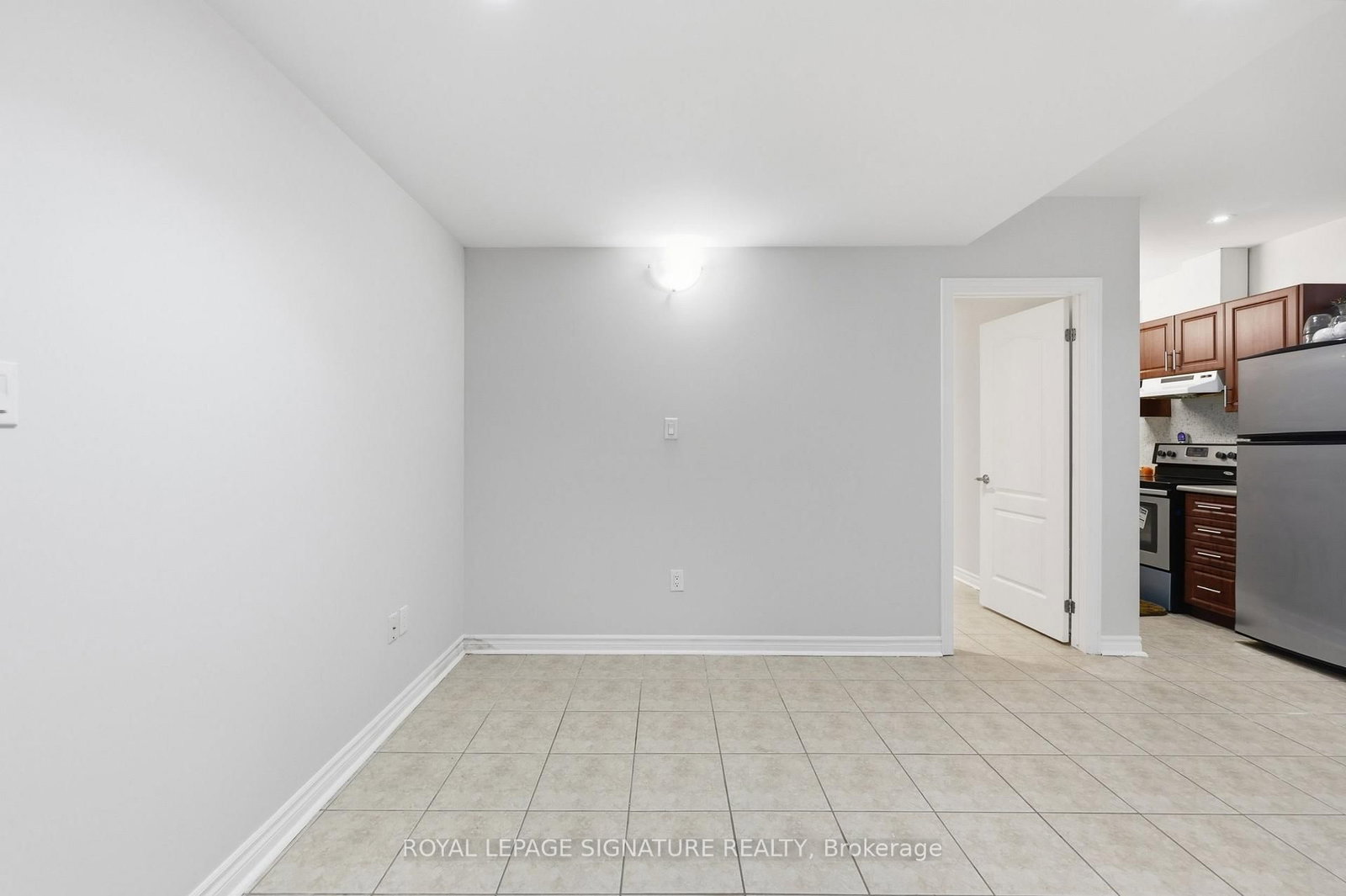 Bsmt-221 Peak Point Blvd, Vaughan, view 9