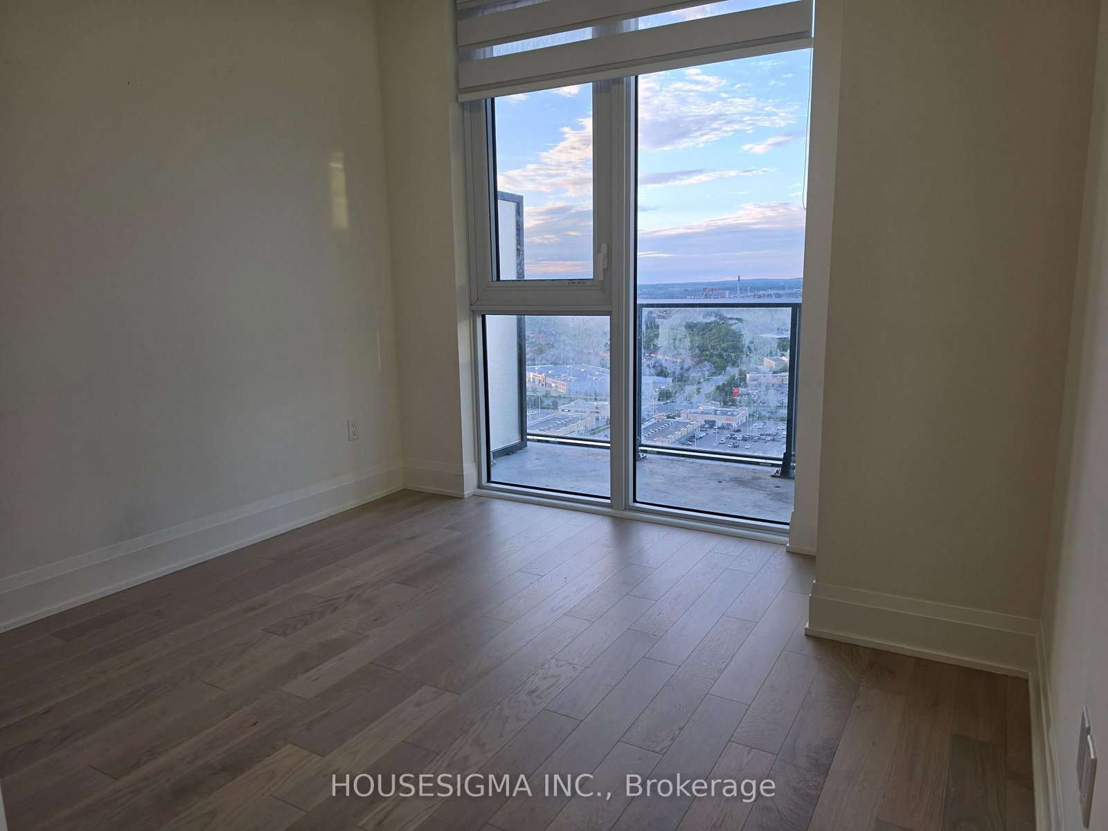 PH 218-9000 Jane St, Vaughan, view 12