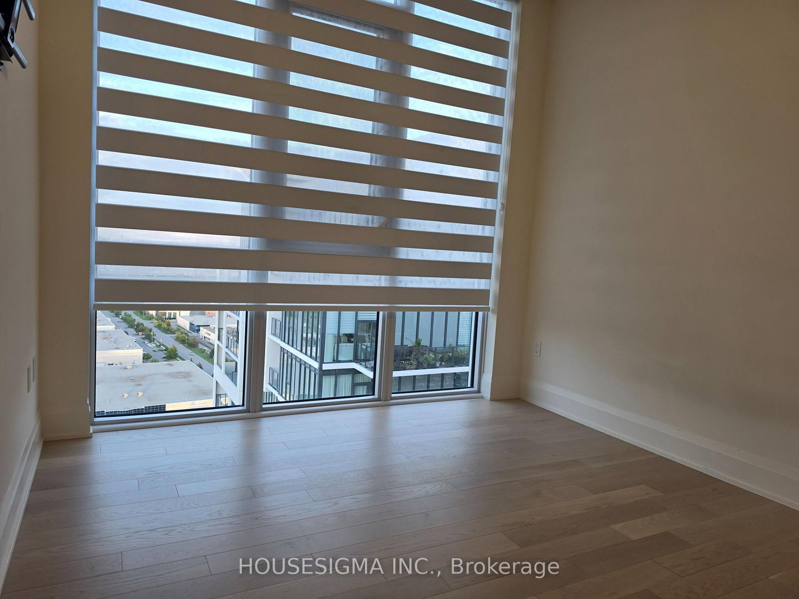 PH 218-9000 Jane St, Vaughan, view 13