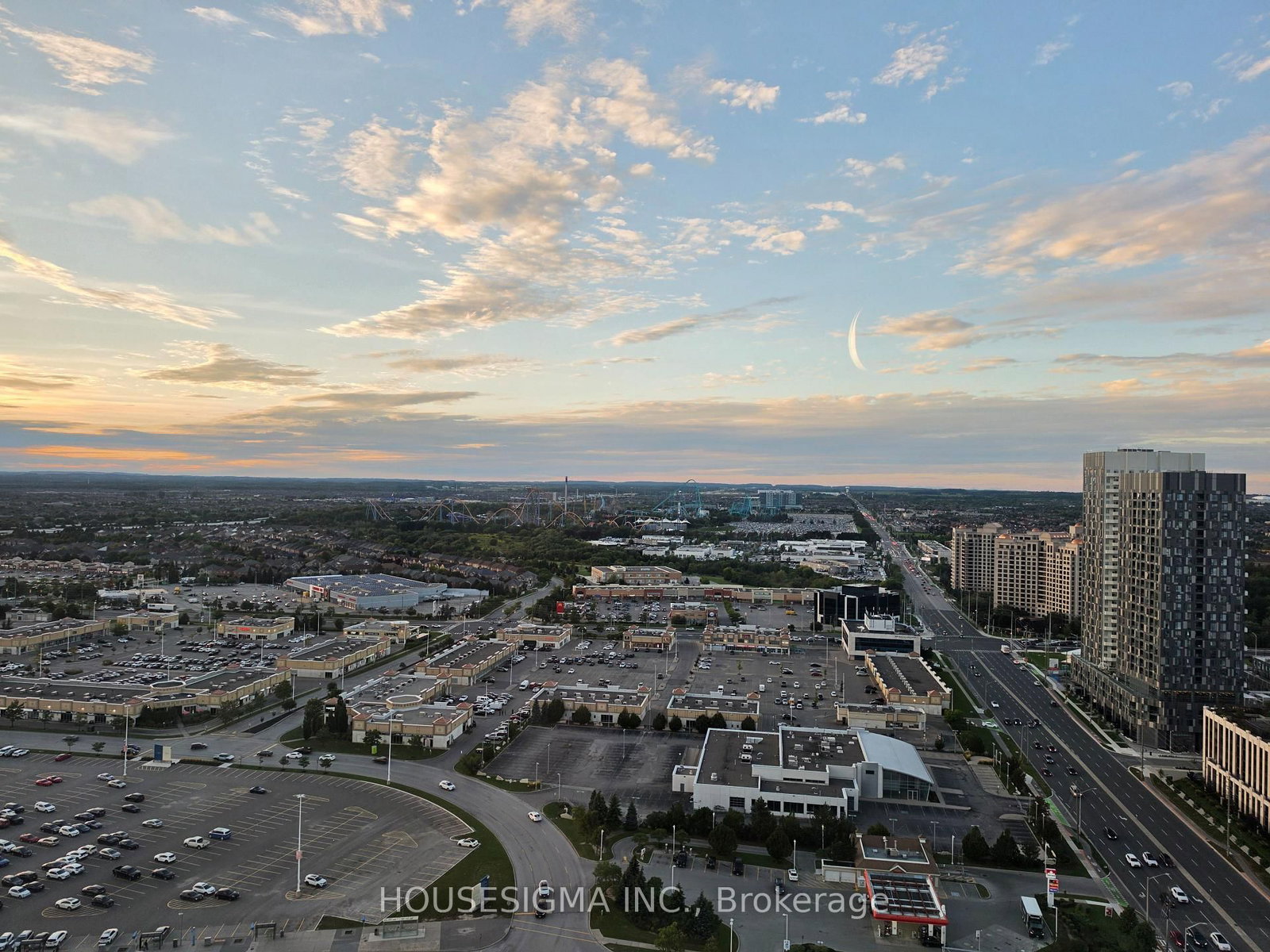 PH 218-9000 Jane St, Vaughan, view 4