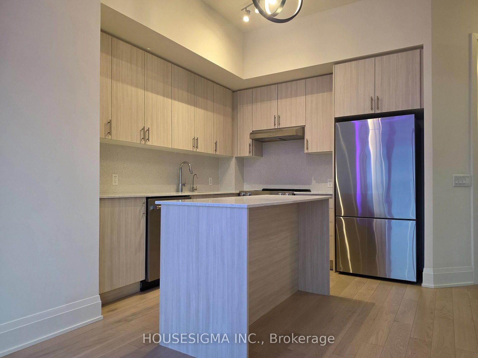 PH 218-9000 Jane St, Vaughan, view 6