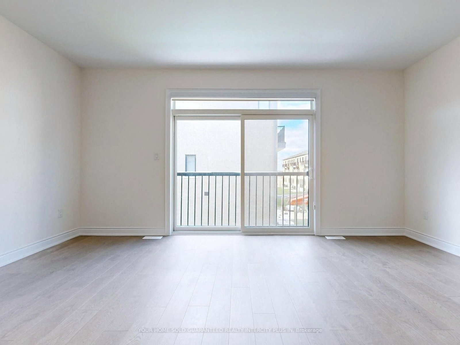 124 Tennant Circle • Vaughan, ON photo 11