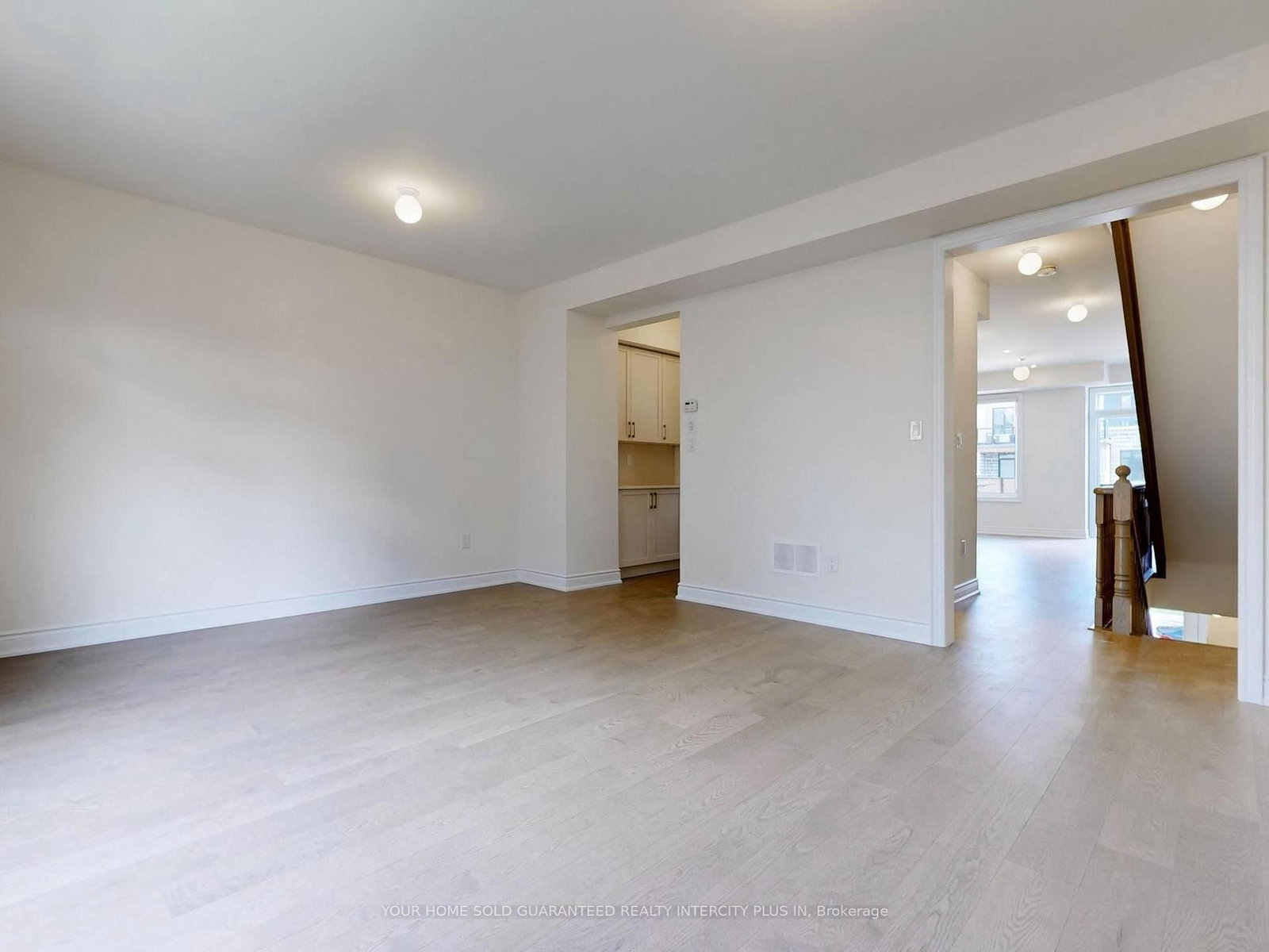 124 Tennant Circle • Vaughan, ON photo 14