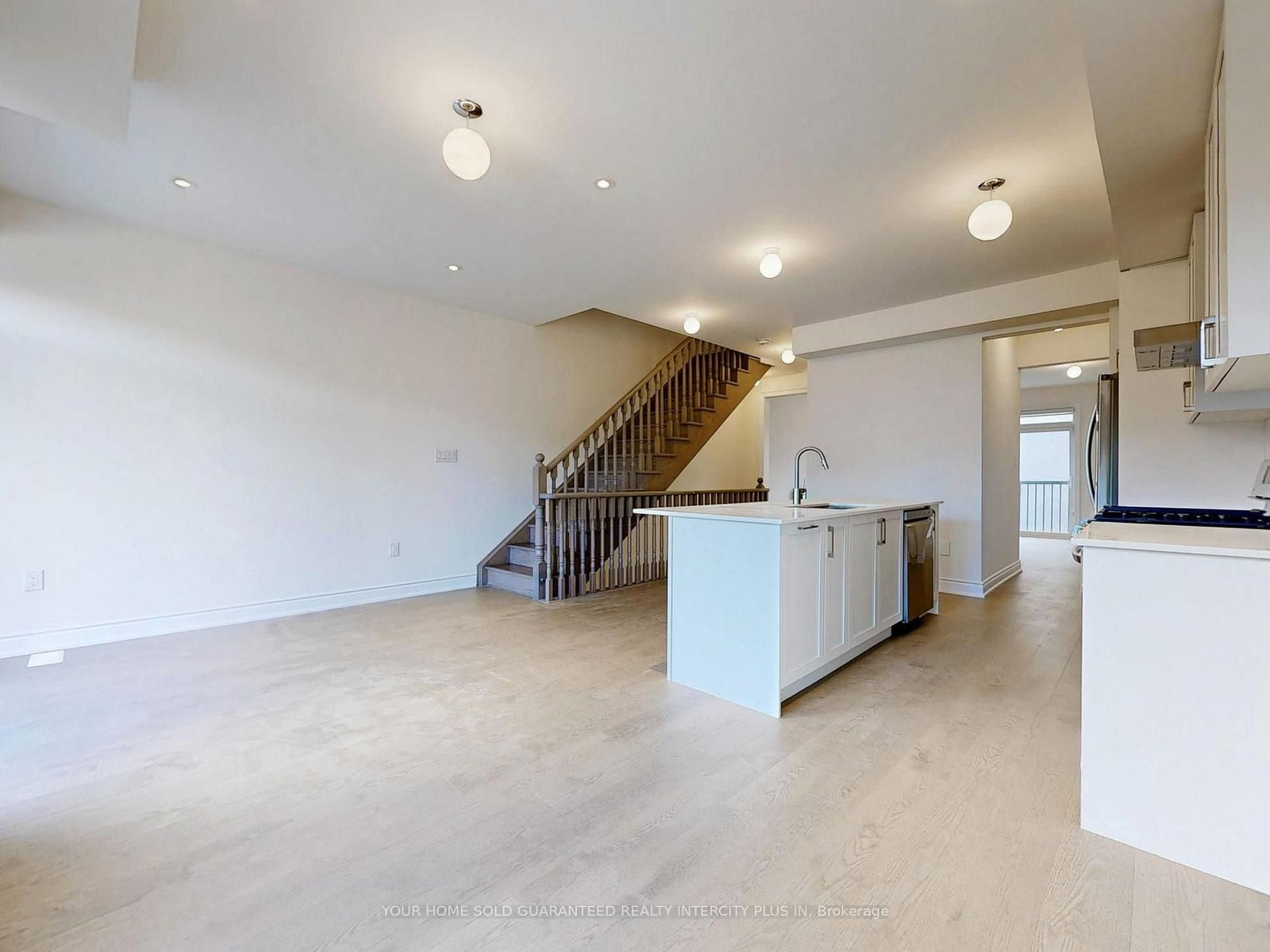 124 Tennant Circle • Vaughan, ON photo 18