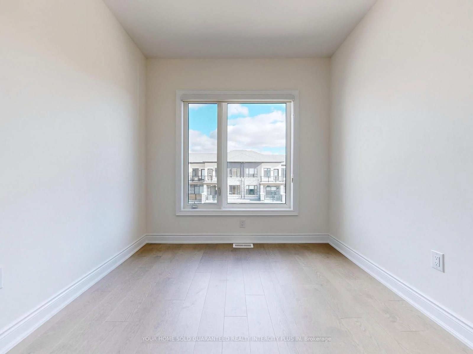 124 Tennant Circle • Vaughan, ON photo 35