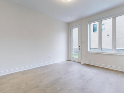 124 Tennant Circle • Vaughan, ON photo 4