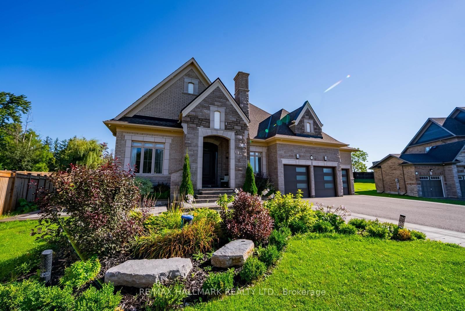 8 Kingstree Court • Whitchurch-Stouffville, ON photo 6