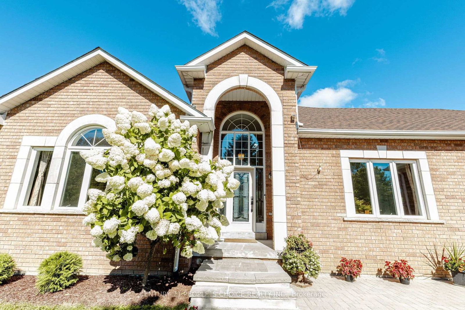 44 Deer Ridge Road • Uxbridge, ON photo 1
