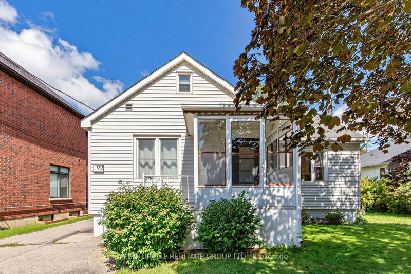 92 Kennedy Street E