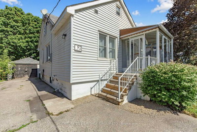 92 Kennedy Street E • Aurora, ON photo 3