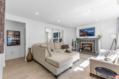 92 Kennedy Street E • Aurora, ON photo 6