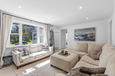 92 Kennedy Street E • Aurora, ON photo 8