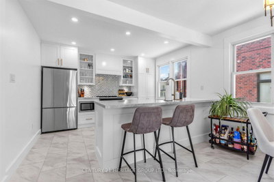92 Kennedy Street E • Aurora, ON photo 9