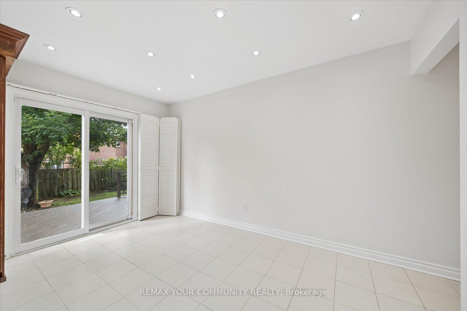 102 Edmund Seager Drive • Vaughan, ON photo 11