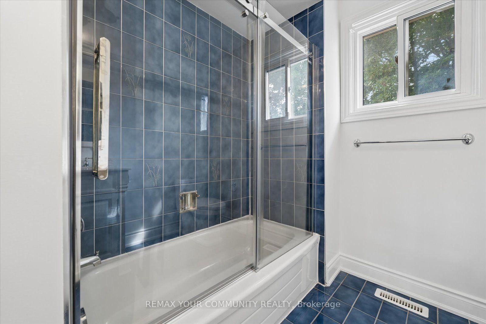 102 Edmund Seager Drive • Vaughan, ON photo 32