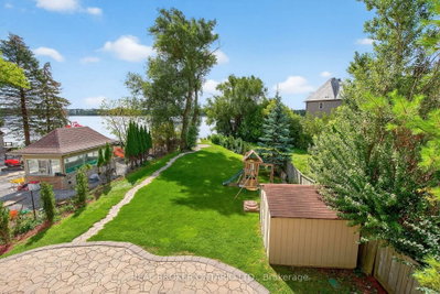 429 North Lake Road • Richmond Hill, ON photo 4