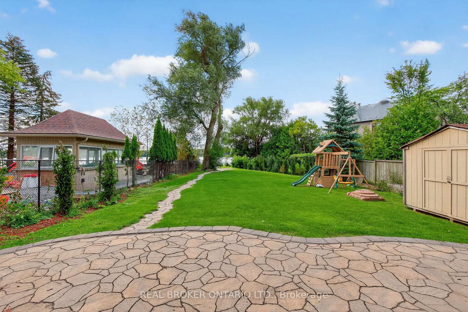 429 North Lake Road • Richmond Hill, ON photo 43