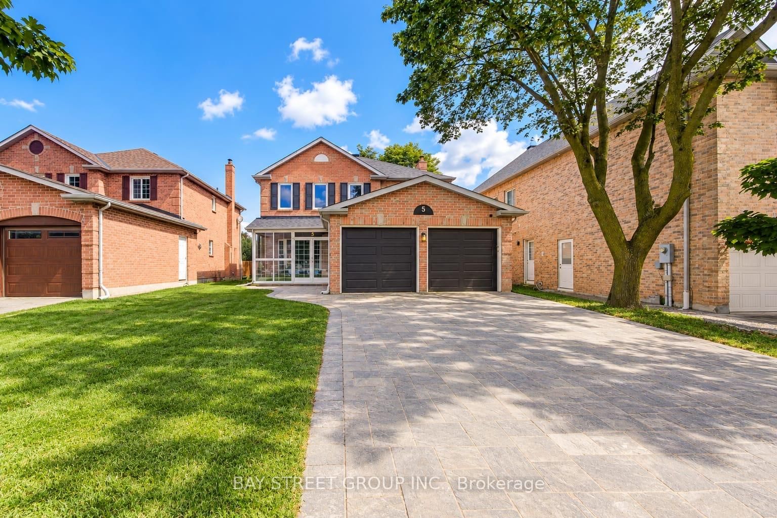 5 Captain Francis Drive • Markham, ON photo 2