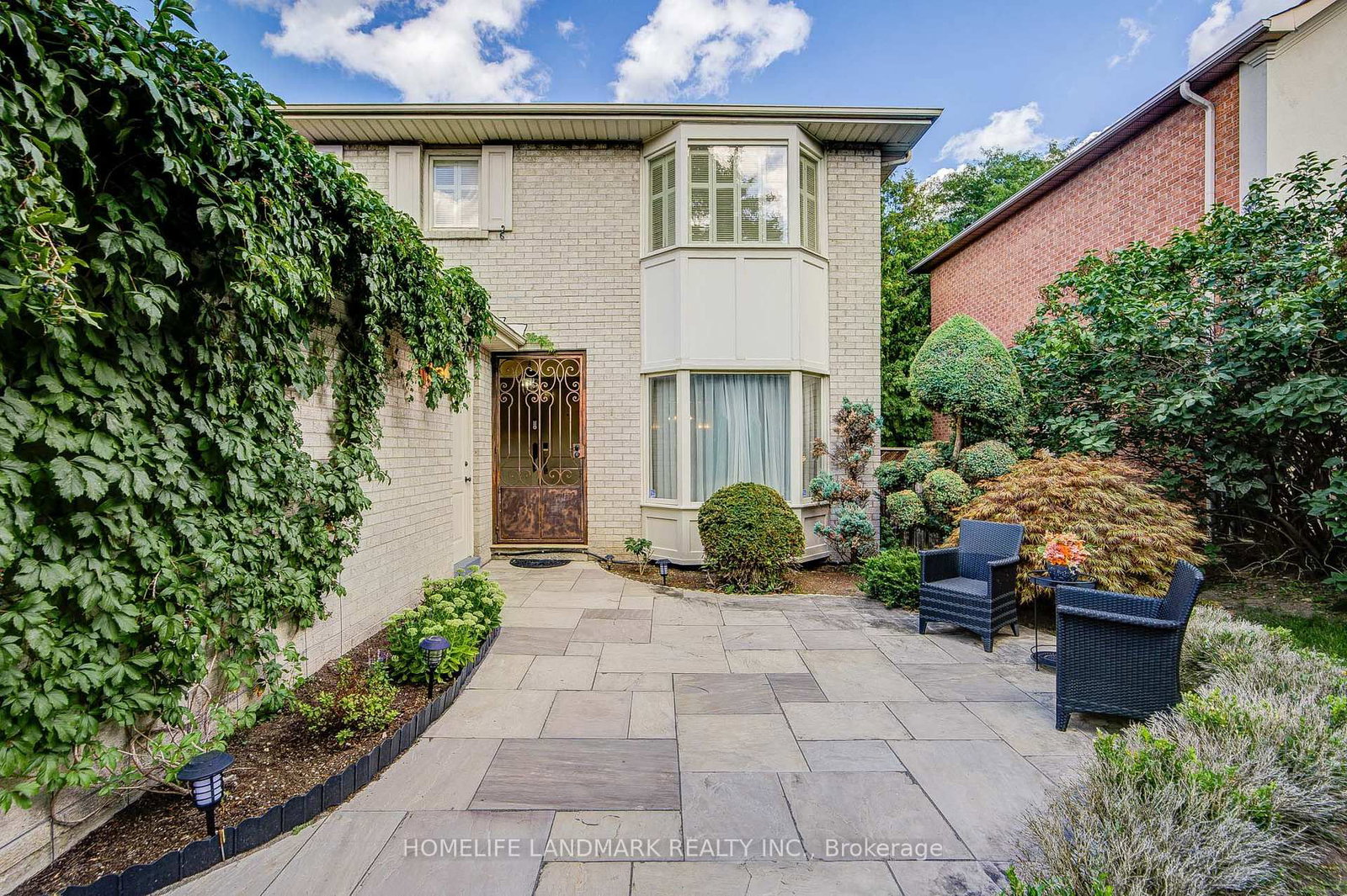 37 Maimonides Court • Vaughan, ON photo 3