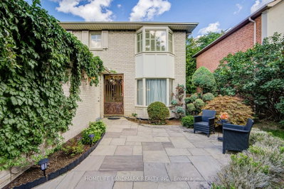 37 Maimonides Court • Vaughan, ON photo 3