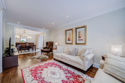 37 Maimonides Court • Vaughan, ON photo 6