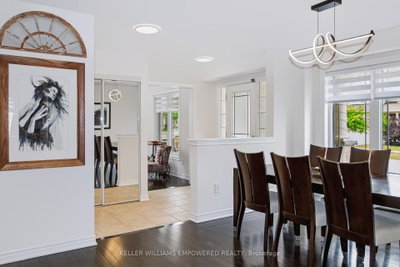 33 Winisk Street • Richmond Hill, ON photo 4