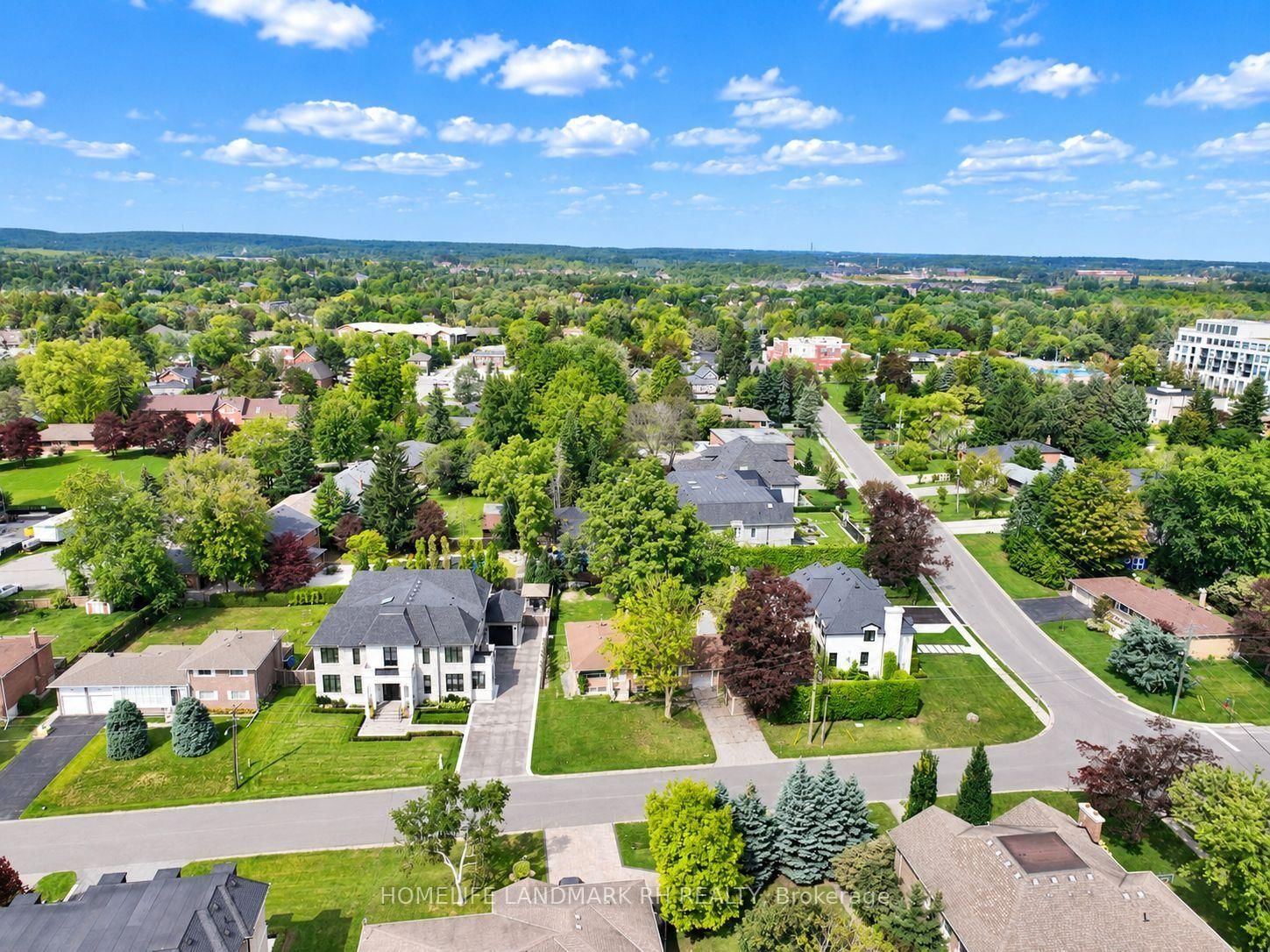 114 Hollingsworth Drive • King, ON photo 5