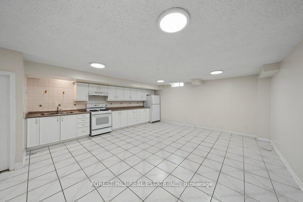Bsmt-46 Gianmarco Way, Vaughan, view 6