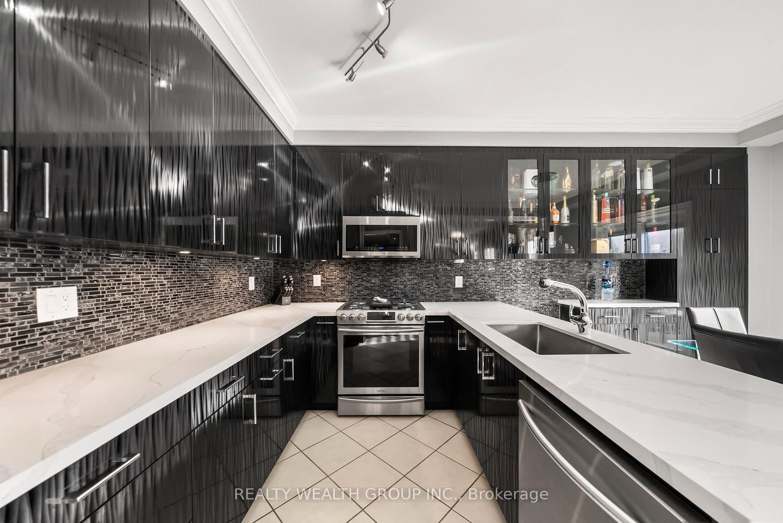 185 Regency View Heights • Vaughan, ON photo 12