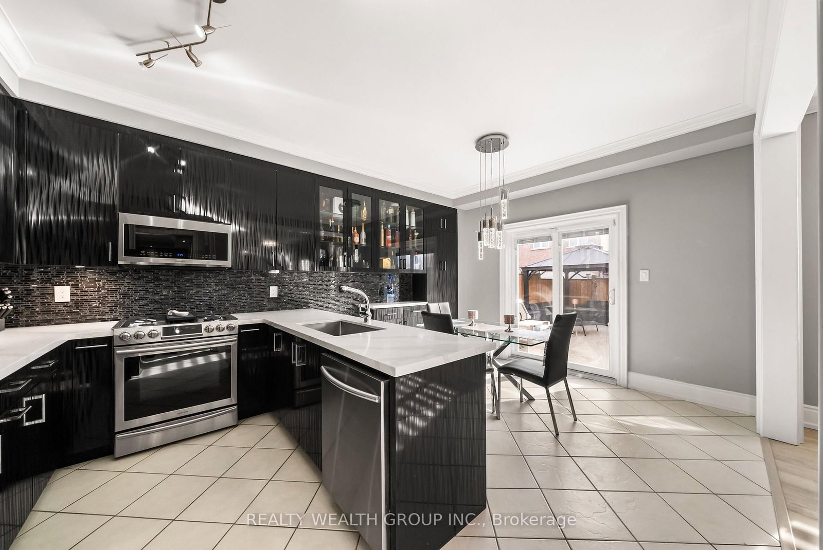 185 Regency View Heights • Vaughan, ON photo 13