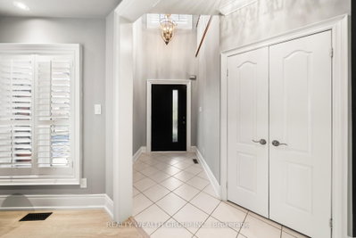 185 Regency View Heights • Vaughan, ON photo 6