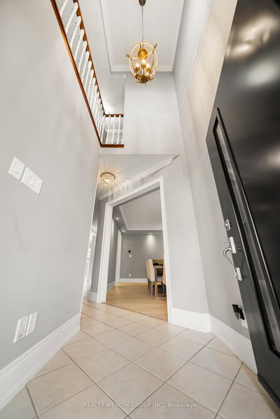 185 Regency View Heights • Vaughan, ON photo 8