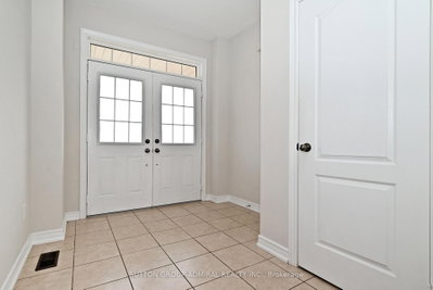 110 Southdown Avenue • Vaughan, ON photo 2