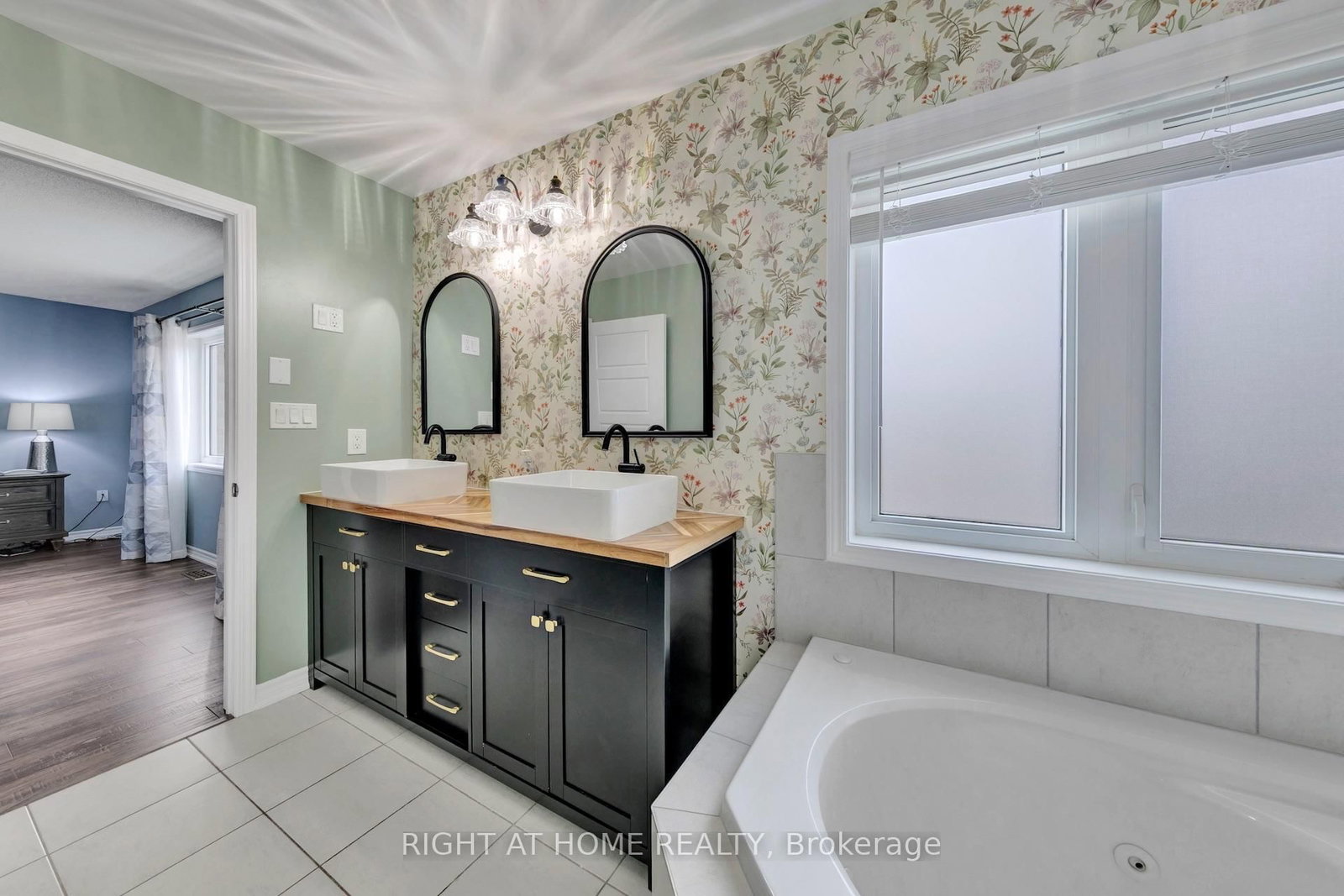171 Thomas Phillips Drive • Aurora, ON photo 24