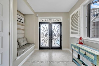 171 Thomas Phillips Drive • Aurora, ON photo 5