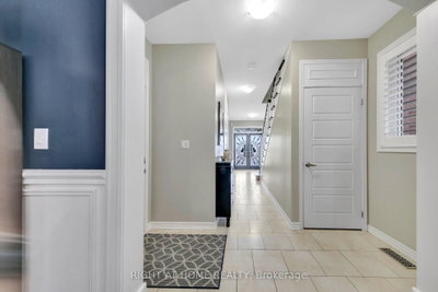 171 Thomas Phillips Drive • Aurora, ON photo 7