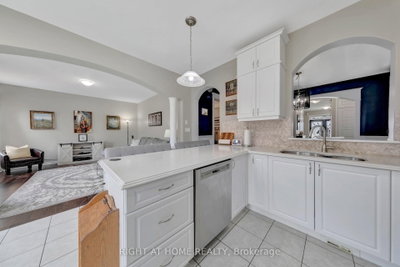 171 Thomas Phillips Drive • Aurora, ON photo 9