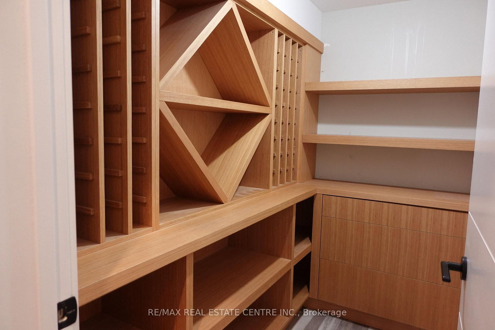 2140 Willard Avenue • Innisfil, ON photo 30