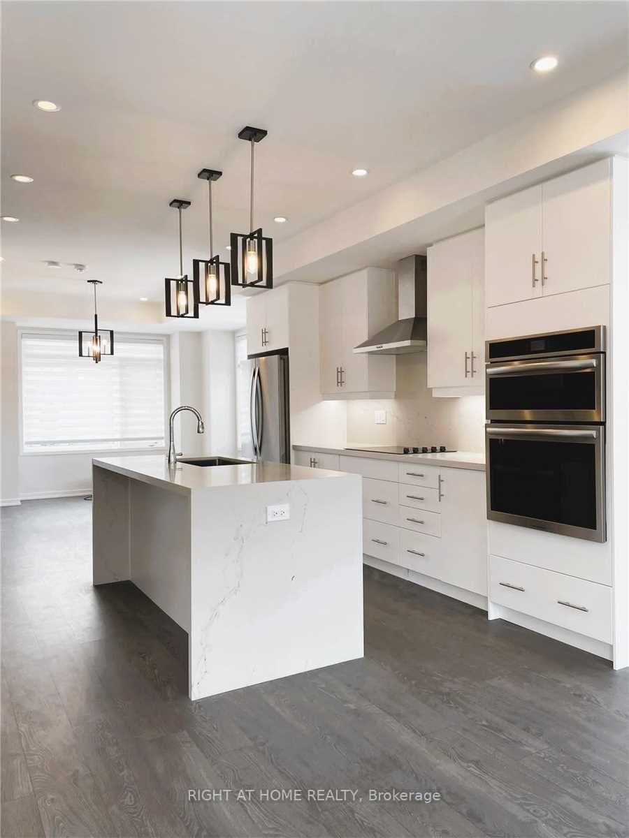 125 Crimson Forest Drive • Vaughan, ON photo 8