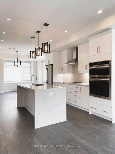125 Crimson Forest Drive • Vaughan, ON photo 8