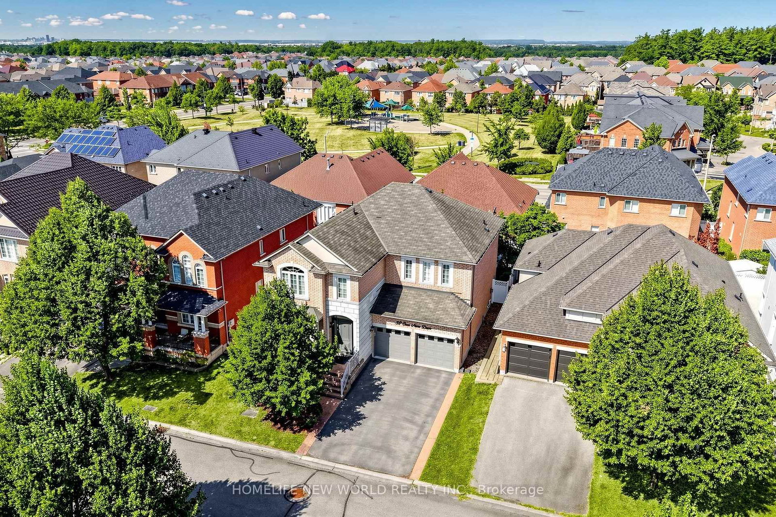 32 Casa Nova Drive • Vaughan, ON photo 2