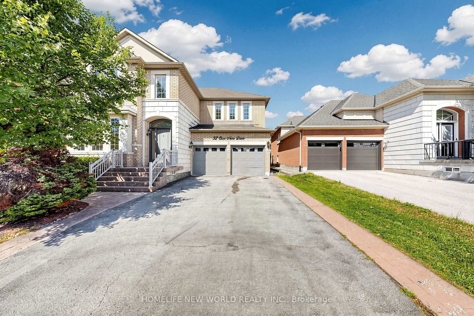 32 Casa Nova Drive • Vaughan, ON photo 3