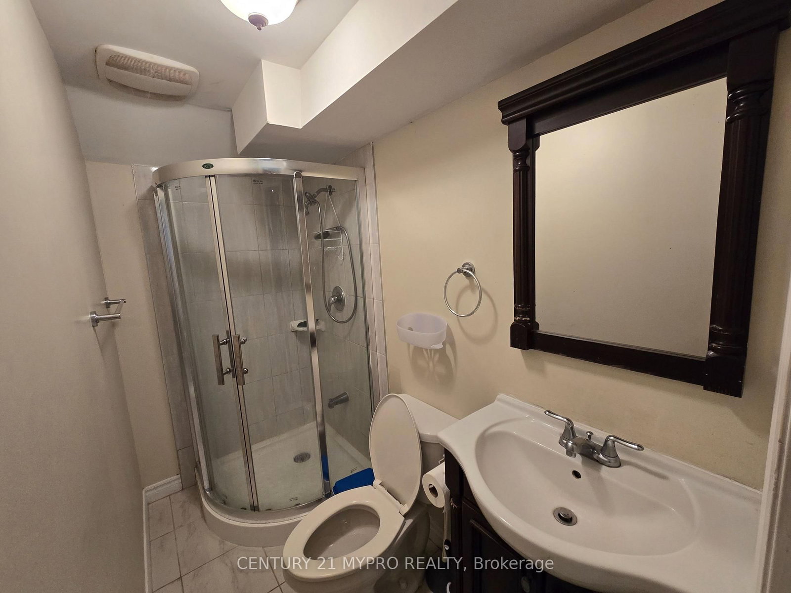 Lower unit - 10 Bianca Drive, Markham 4