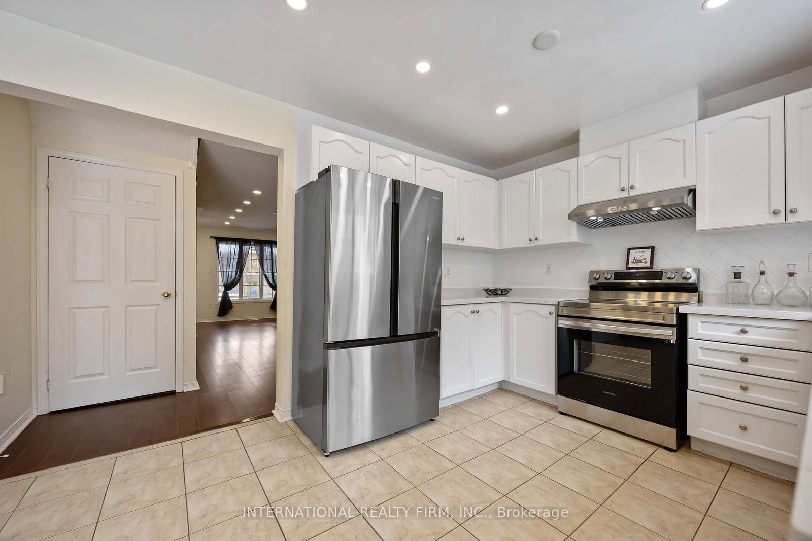 340 Flagstone Way • Newmarket, ON photo 18