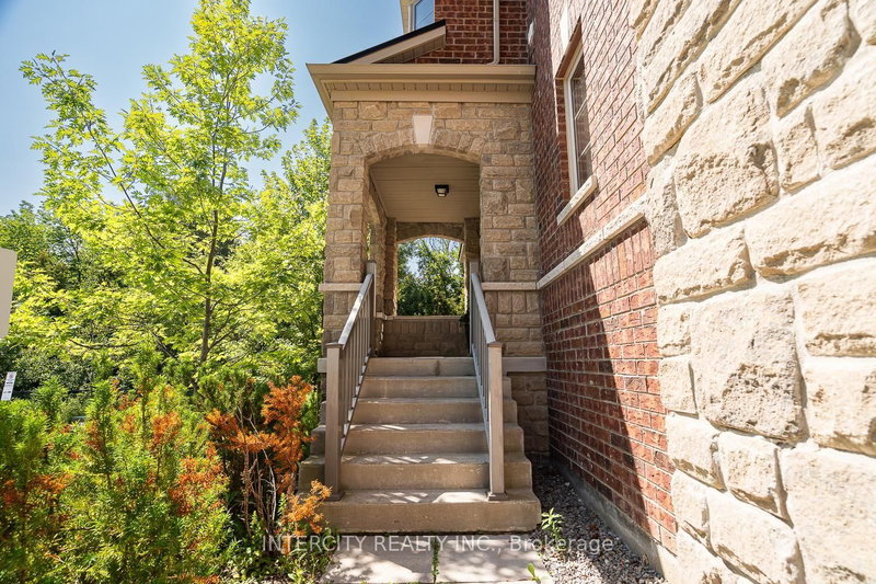 116 - 1331 Major Mackenzie Drive W